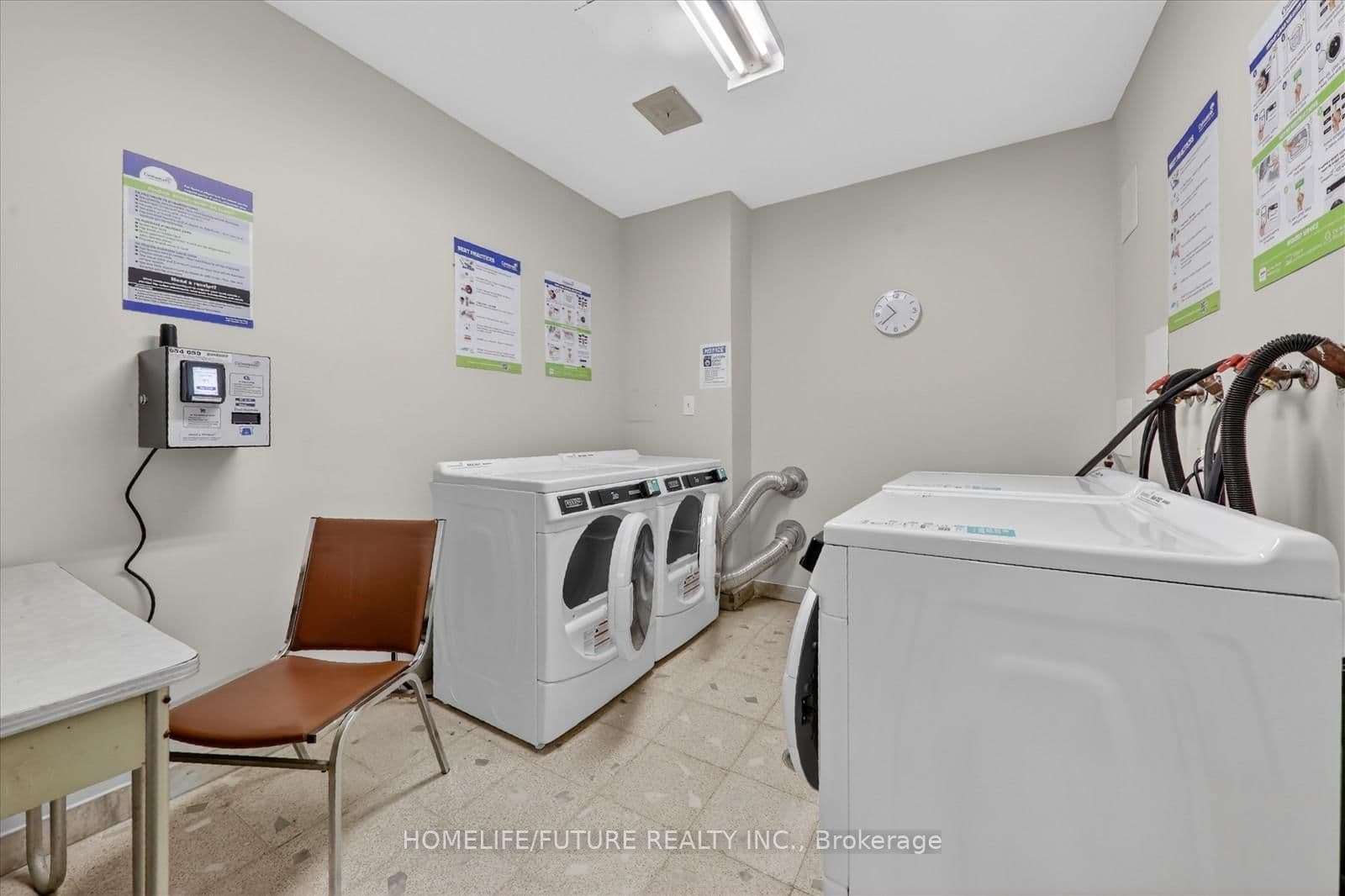 15 Elizabeth Street N, Unit 704 thumbnail 32