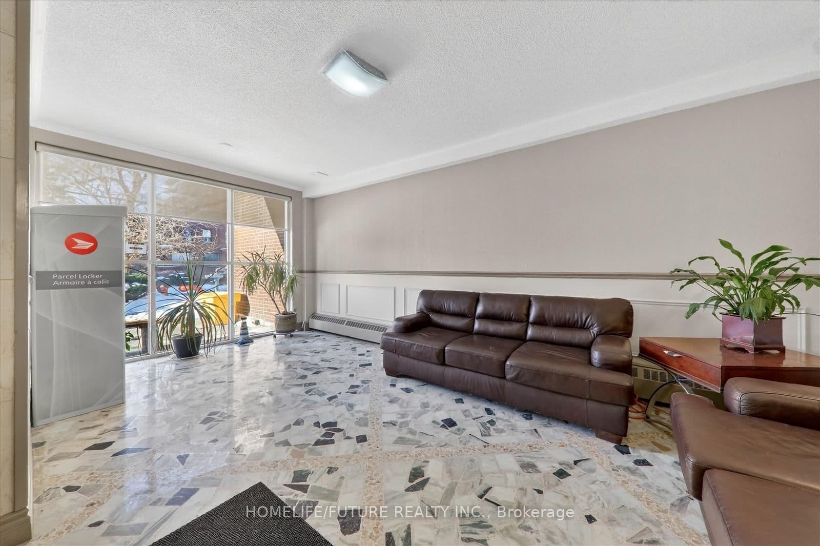 15 Elizabeth Street N, Unit 704 thumbnail 6