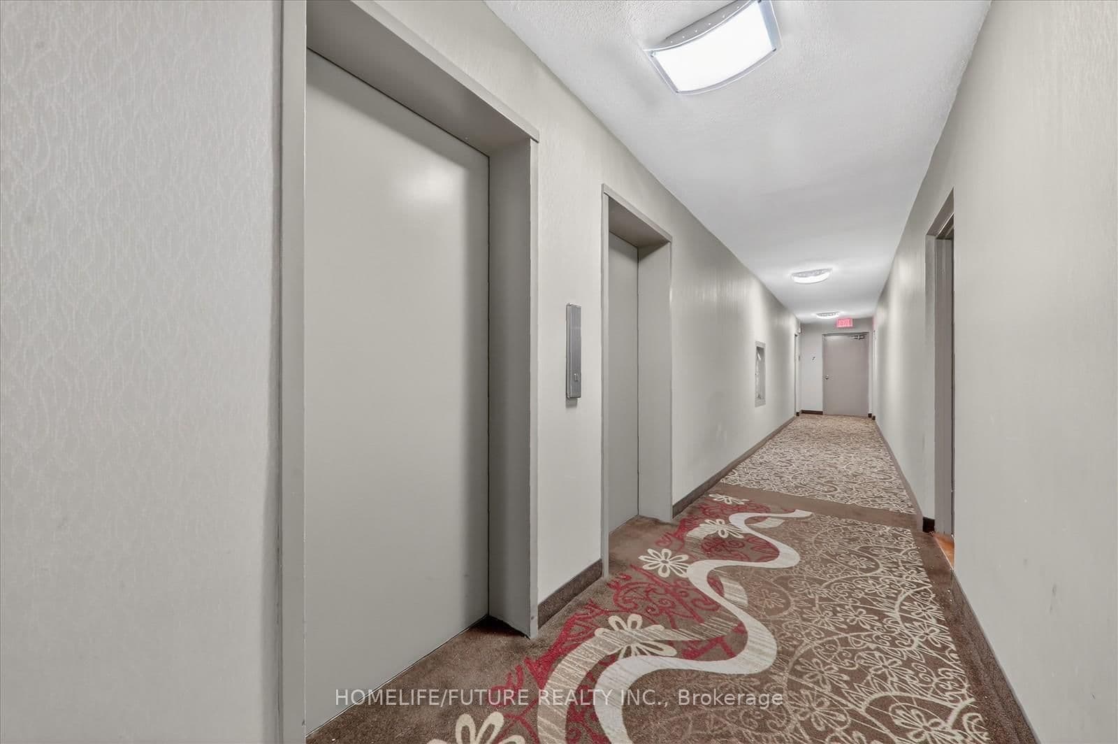 15 Elizabeth Street N, Unit 704 thumbnail 7