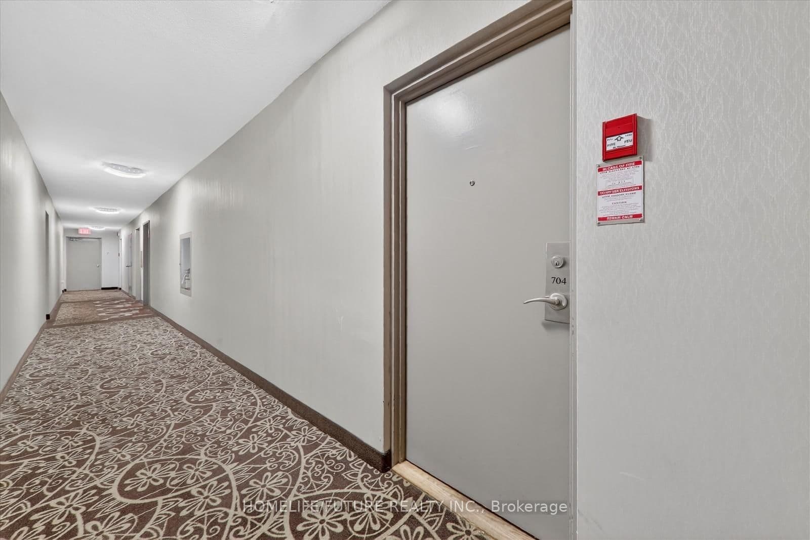 15 Elizabeth Street N, Unit 704 thumbnail 8