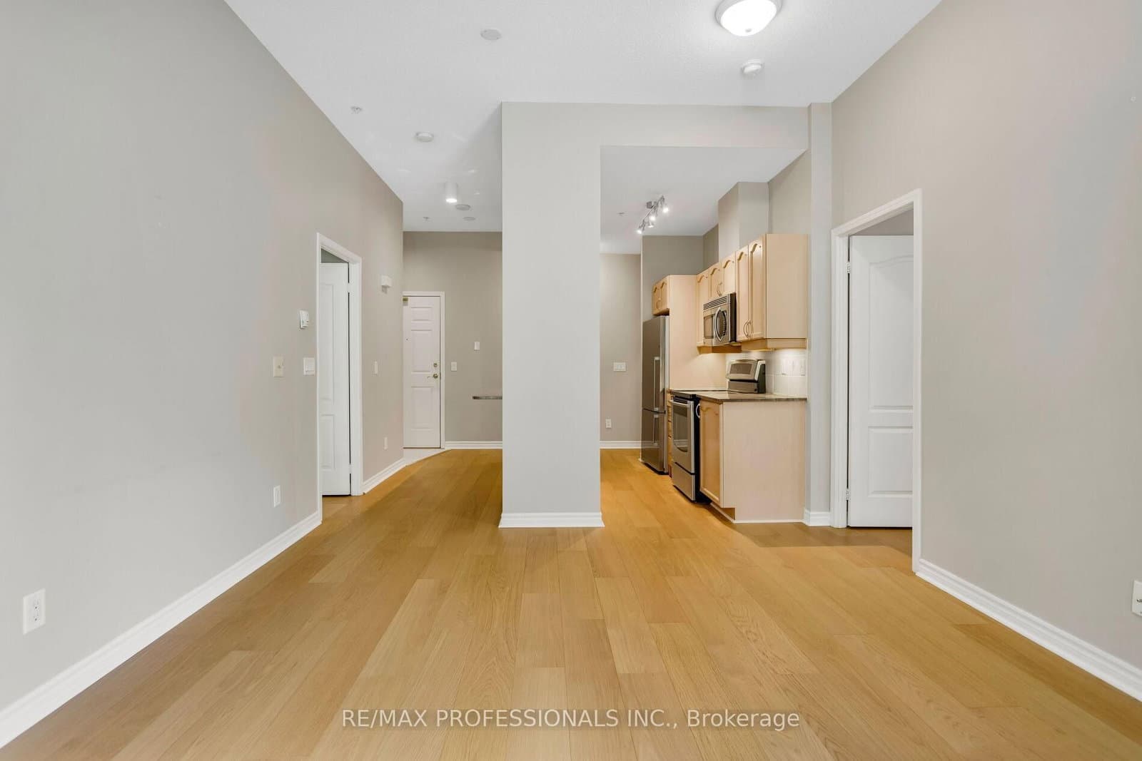 350 Princess Royal Drive, Unit 102 thumbnail 11
