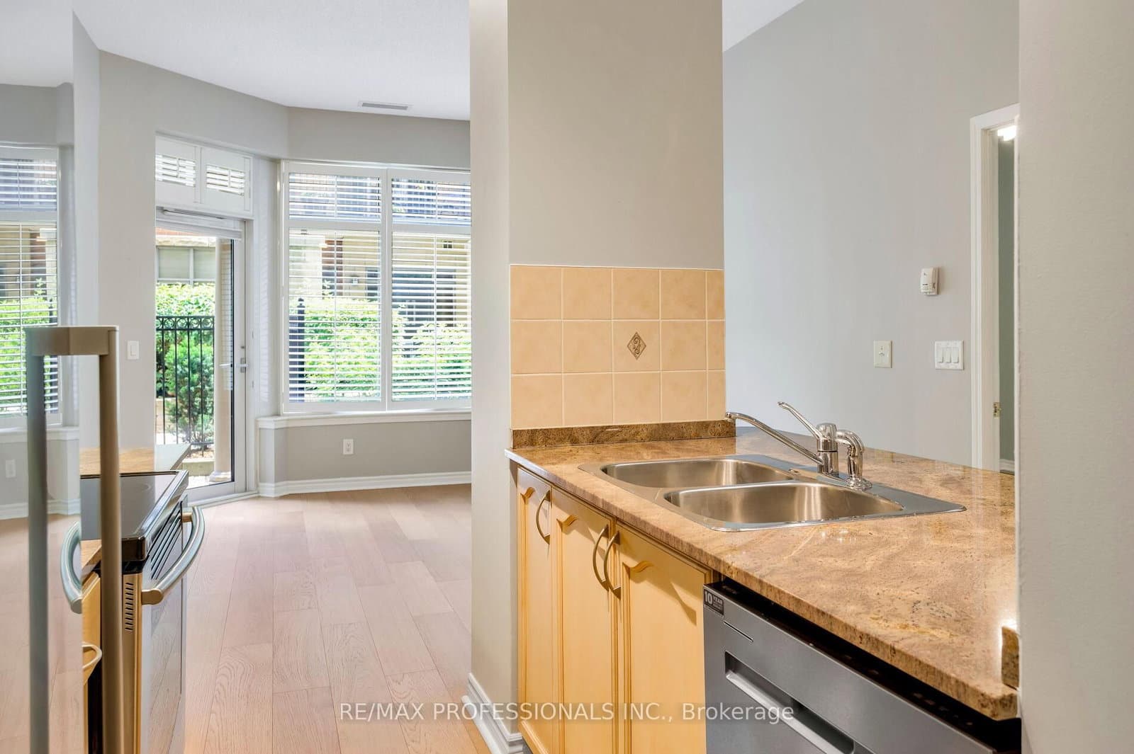 350 Princess Royal Drive, Unit 102 thumbnail 14
