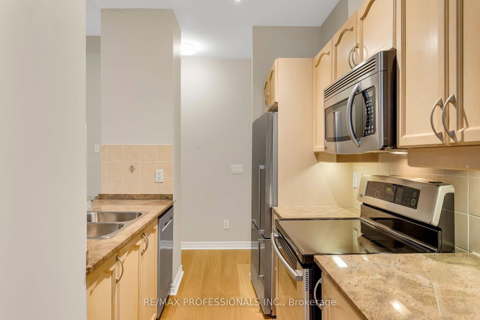 350 Princess Royal Drive, Unit 102 thumbnail 17