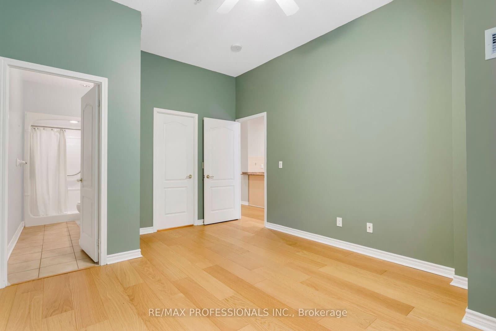 350 Princess Royal Drive, Unit 102 thumbnail 22
