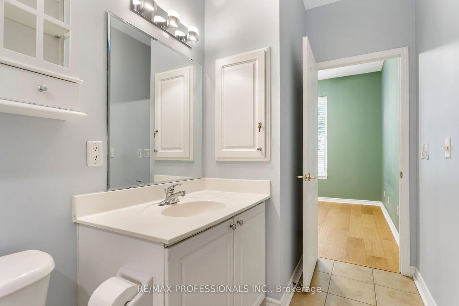 350 Princess Royal Drive, Unit 102 thumbnail 26