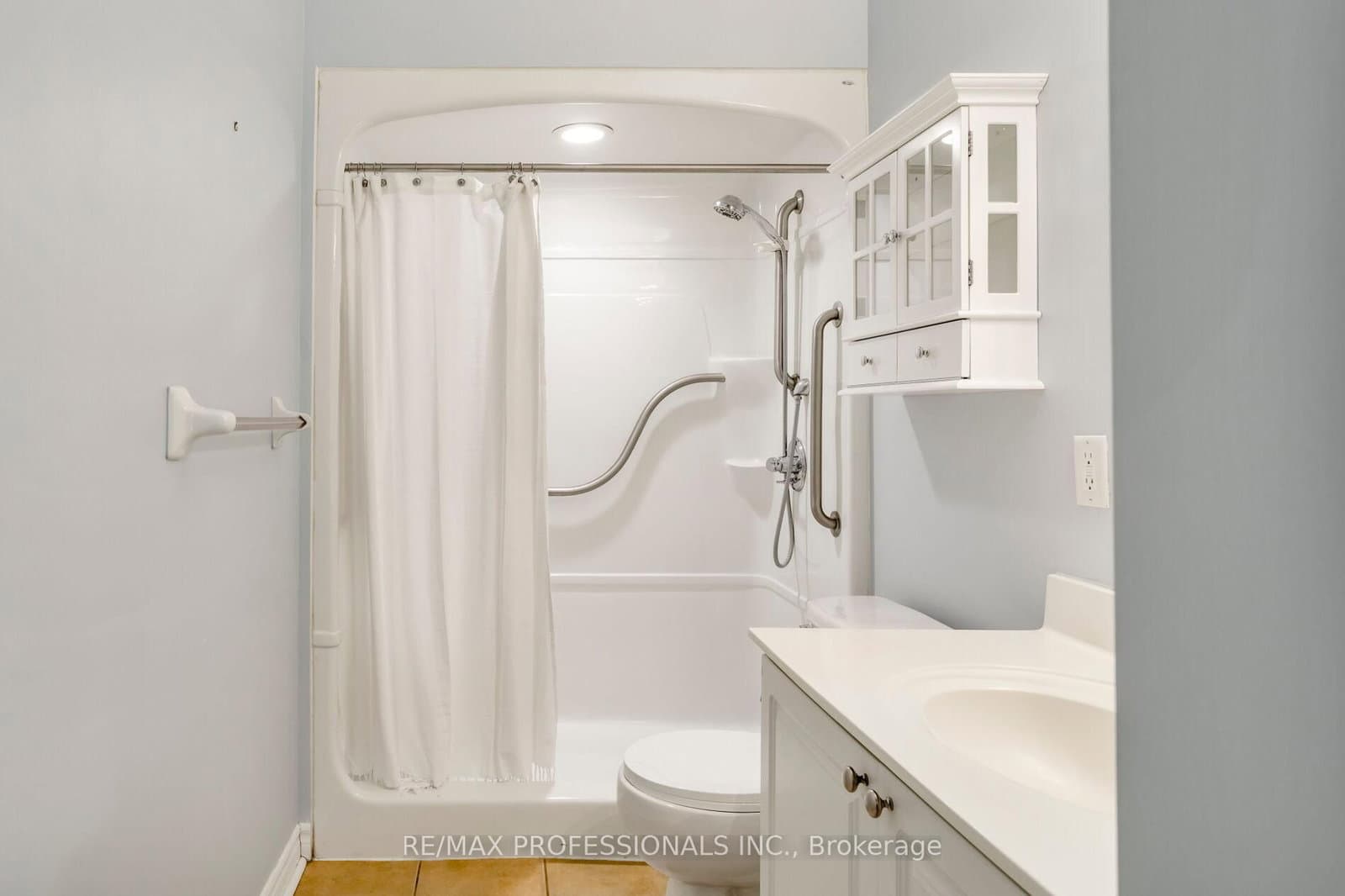 350 Princess Royal Drive, Unit 102 thumbnail 27