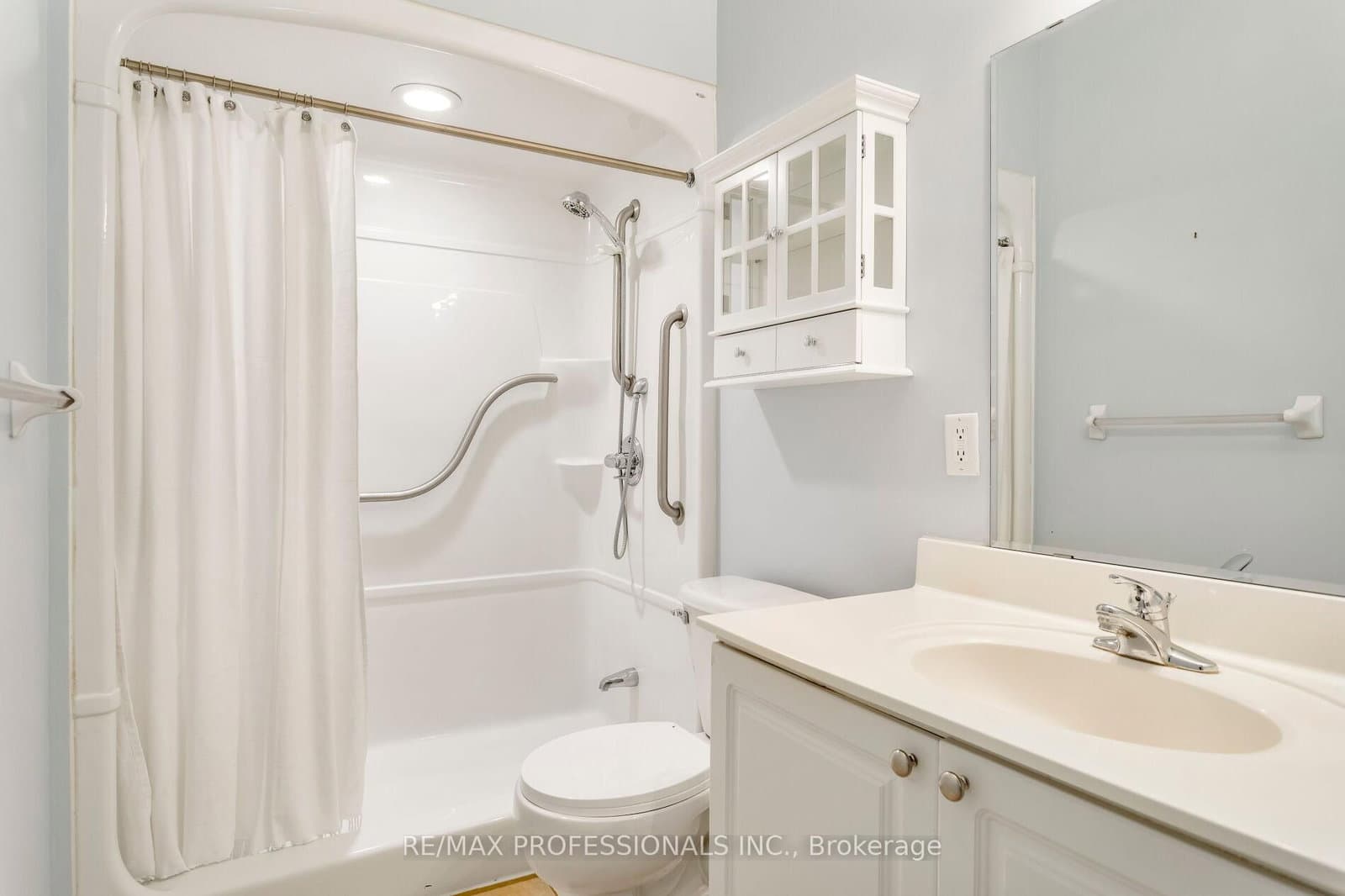 350 Princess Royal Drive, Unit 102 thumbnail 28