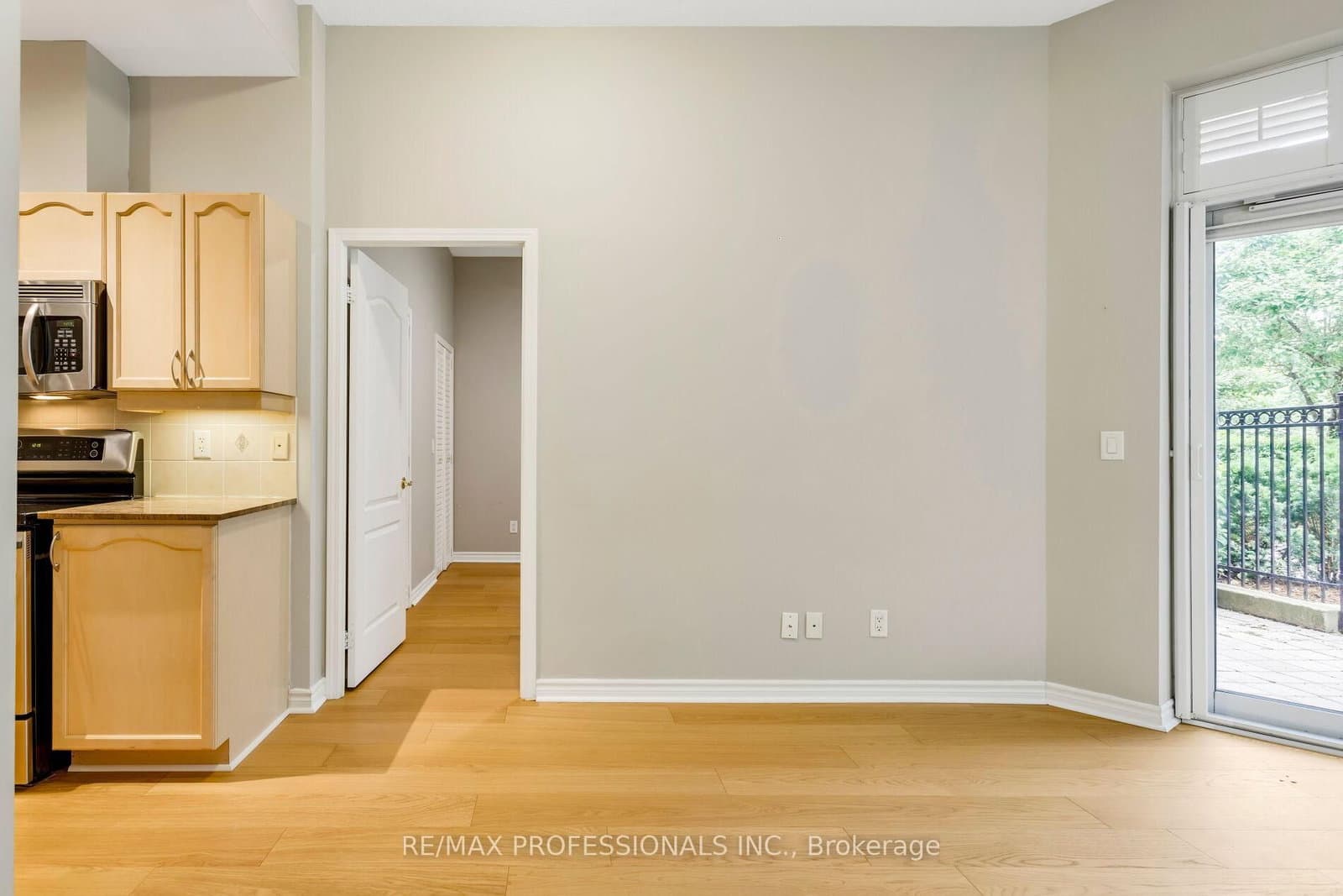 350 Princess Royal Drive, Unit 102 thumbnail 29