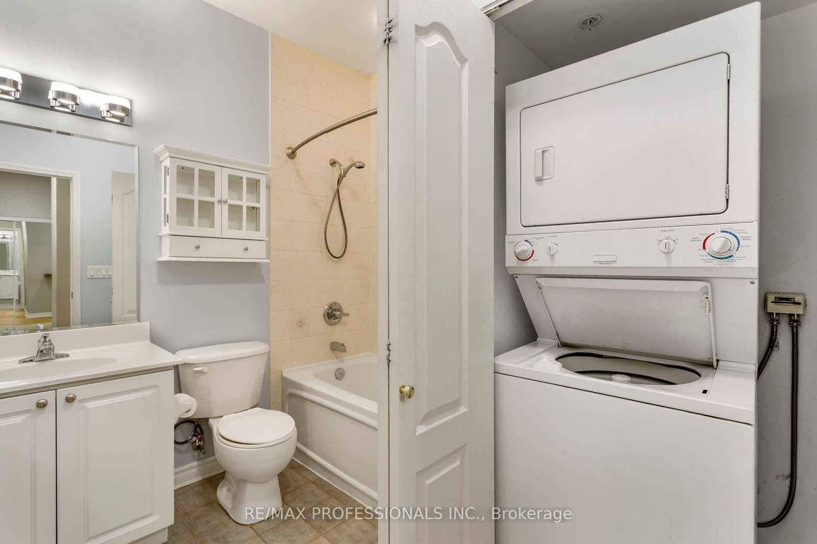 350 Princess Royal Drive, Unit 102 thumbnail 38