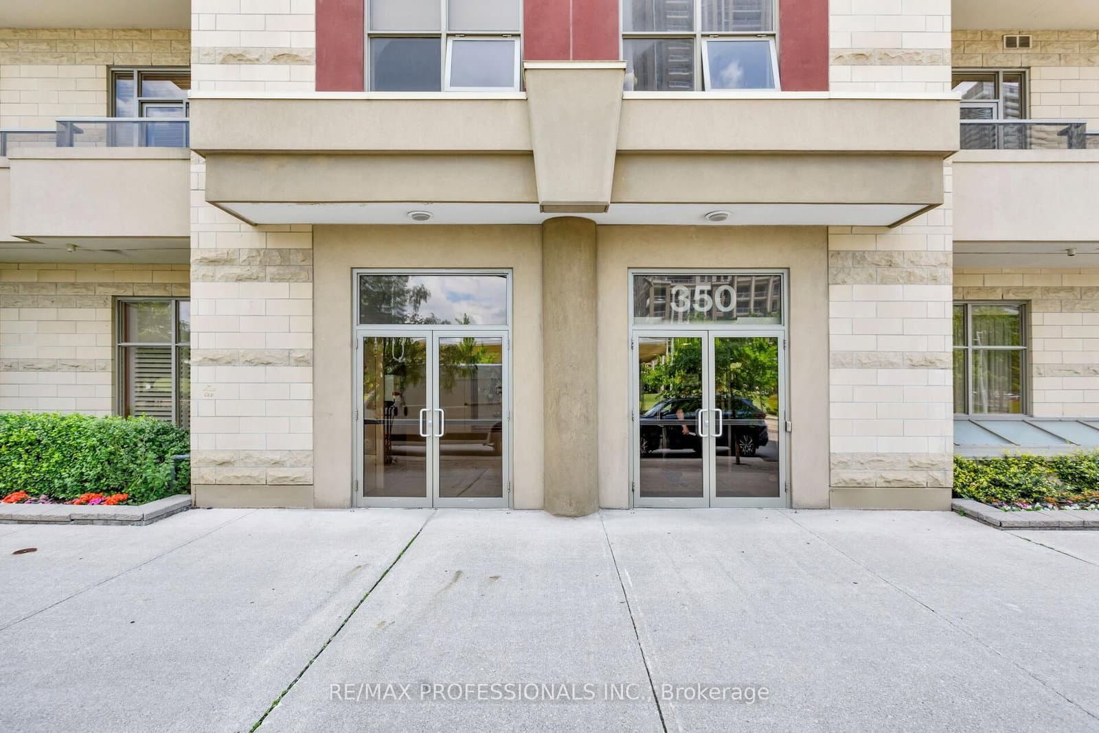 350 Princess Royal Drive, Unit 102 thumbnail 40