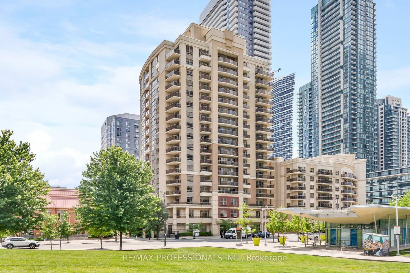 350 Princess Royal Drive, Unit 102 thumbnail 41