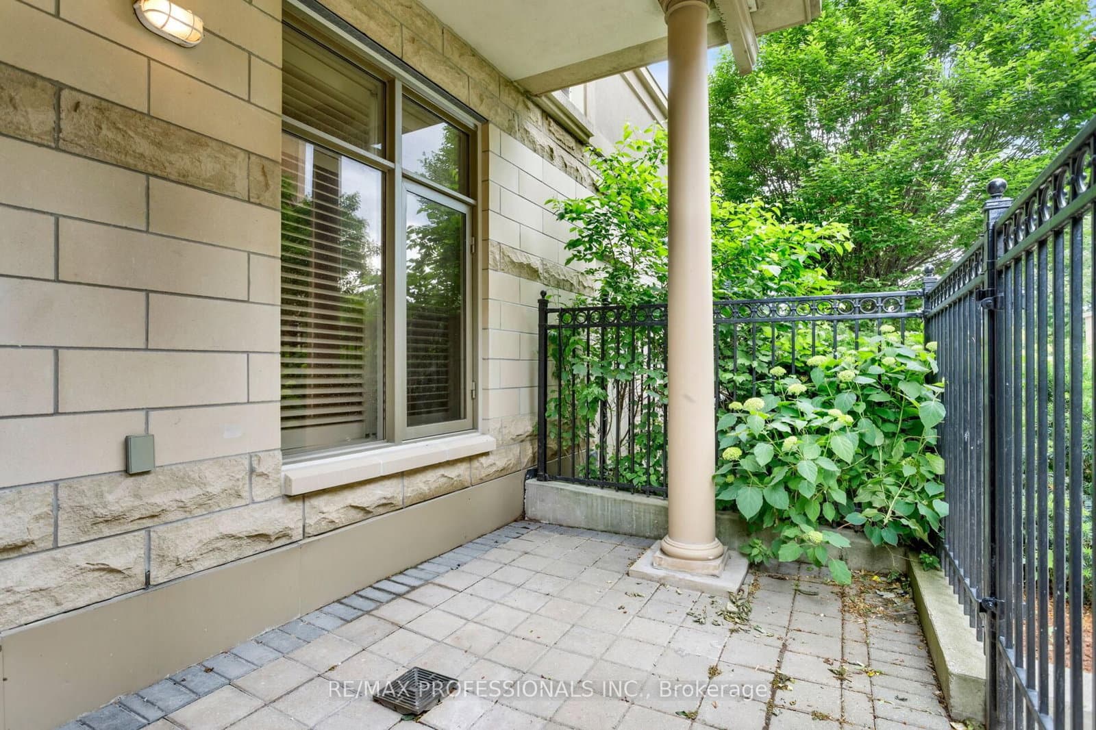 350 Princess Royal Drive, Unit 102 thumbnail 5