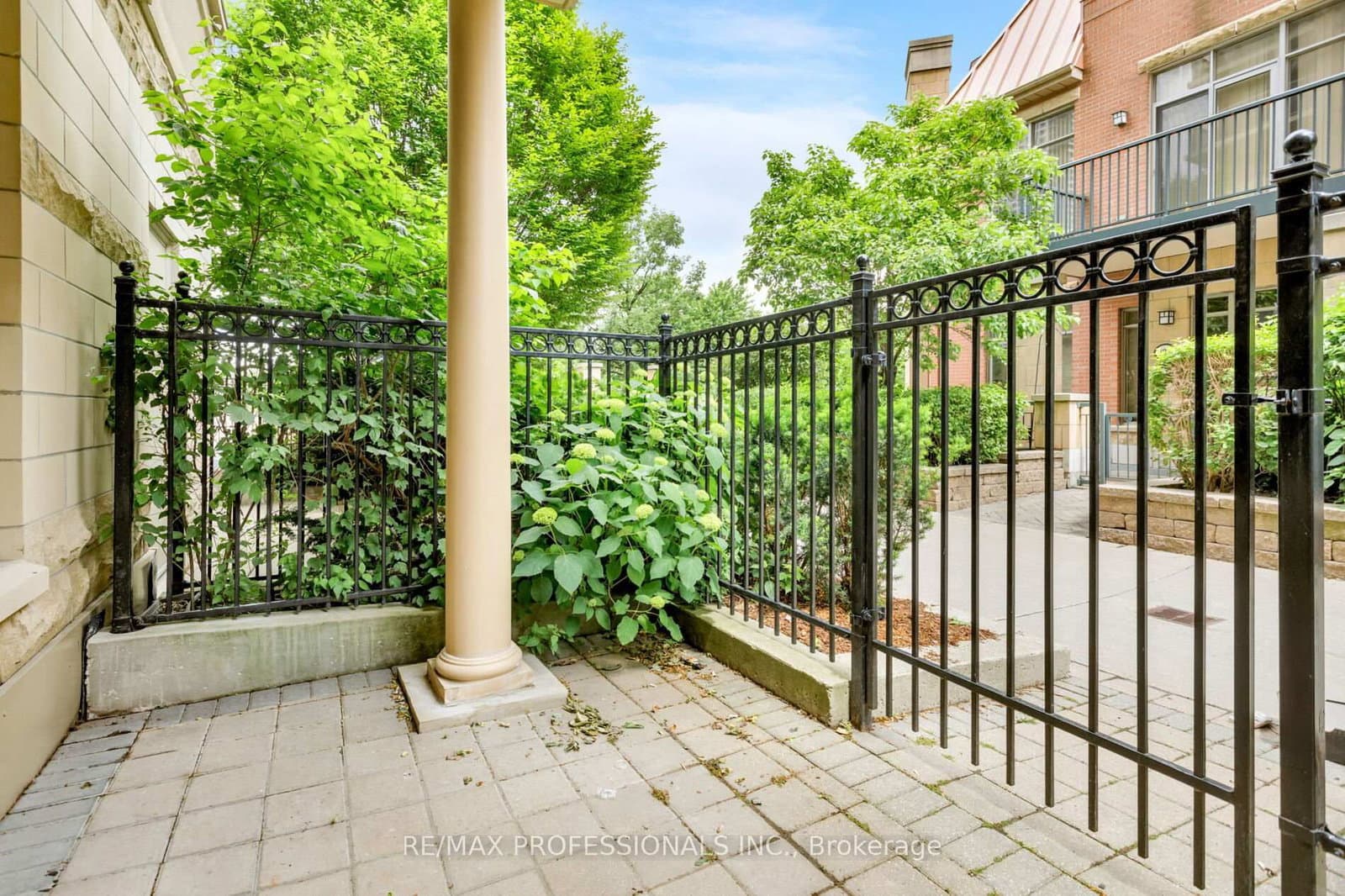 350 Princess Royal Drive, Unit 102 thumbnail 7