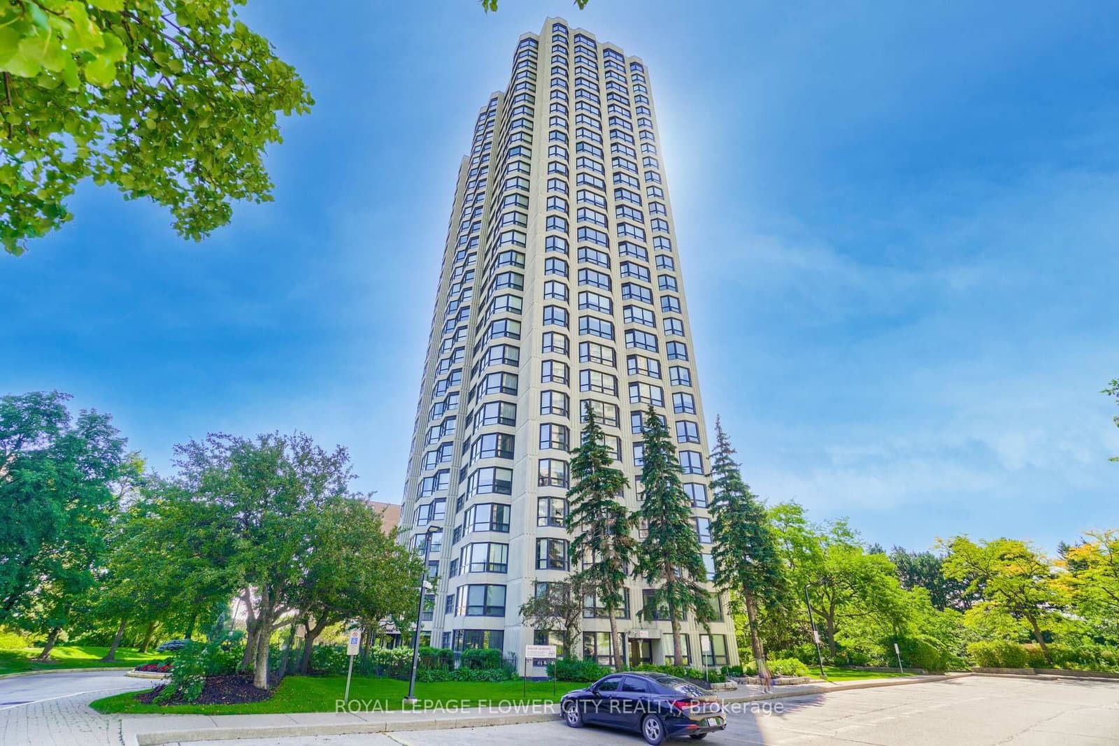 8 Lisa Street, Unit 307 thumbnail 3