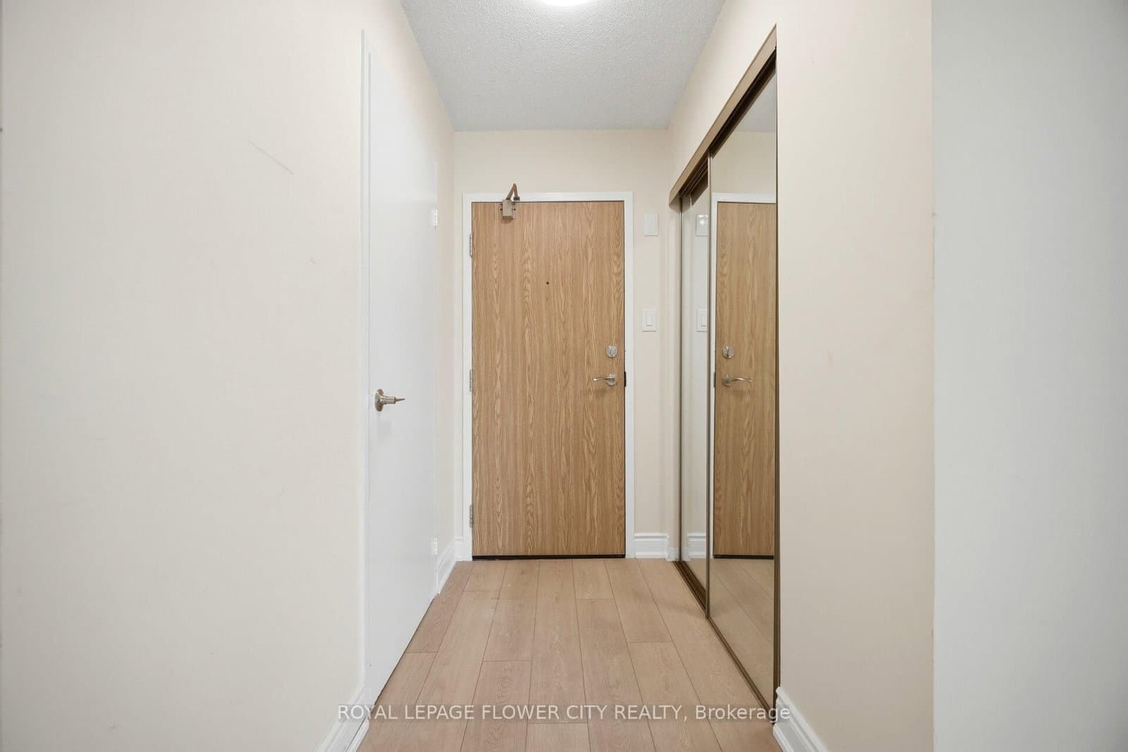 8 Lisa Street, Unit 307 thumbnail 9