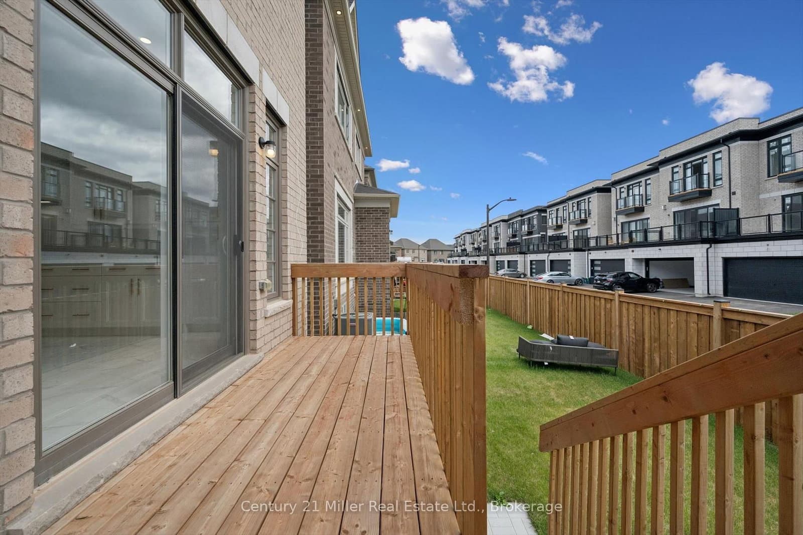 3262 Millicent Avenue thumbnail 41