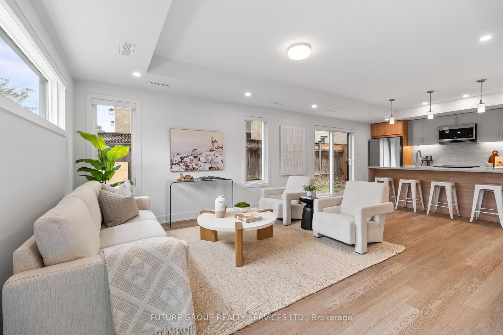 34 Poplar Avenue, Unit Unit 5 - Image 1