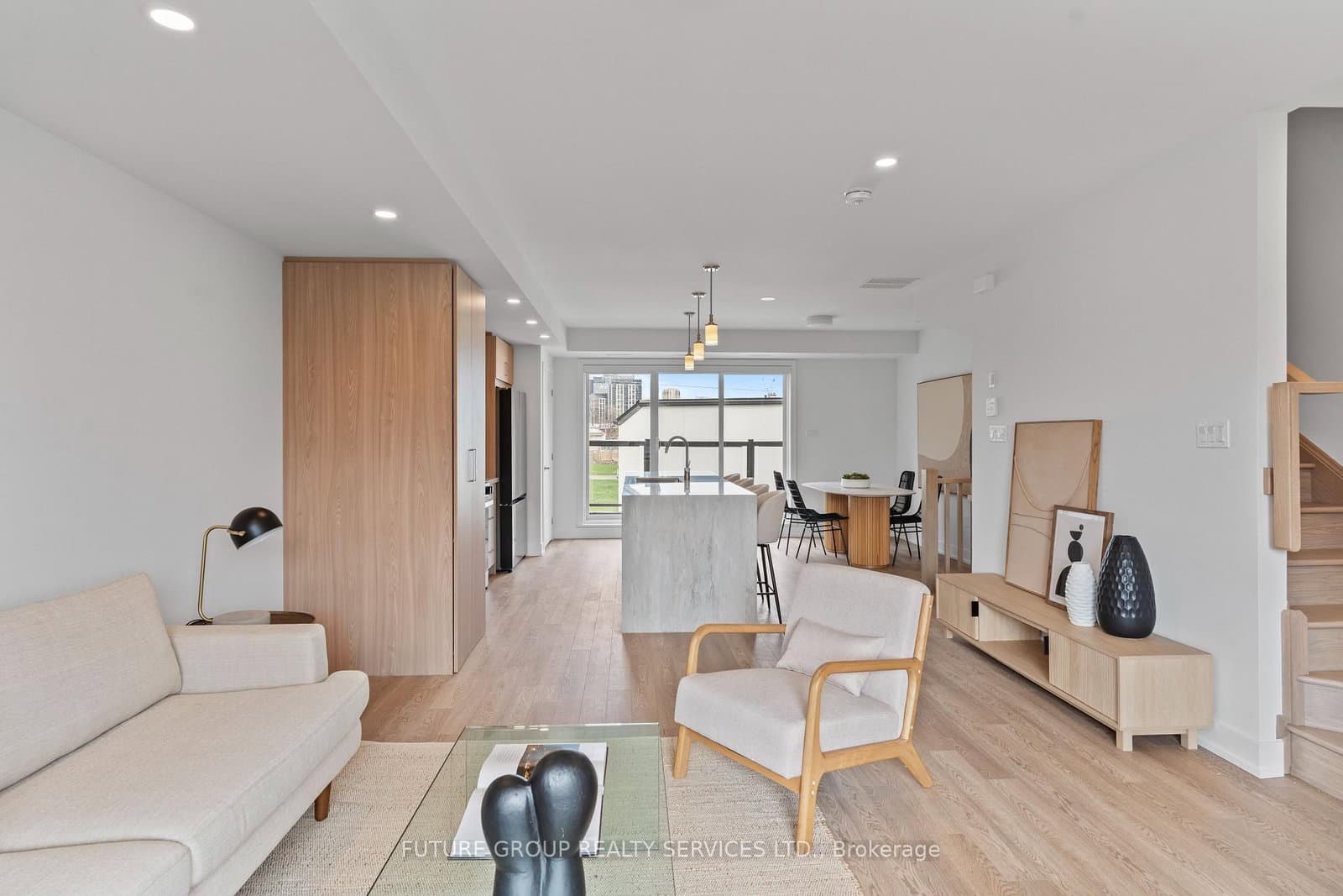 15 Acorn Avenue, Unit Unit 3 thumbnail 16