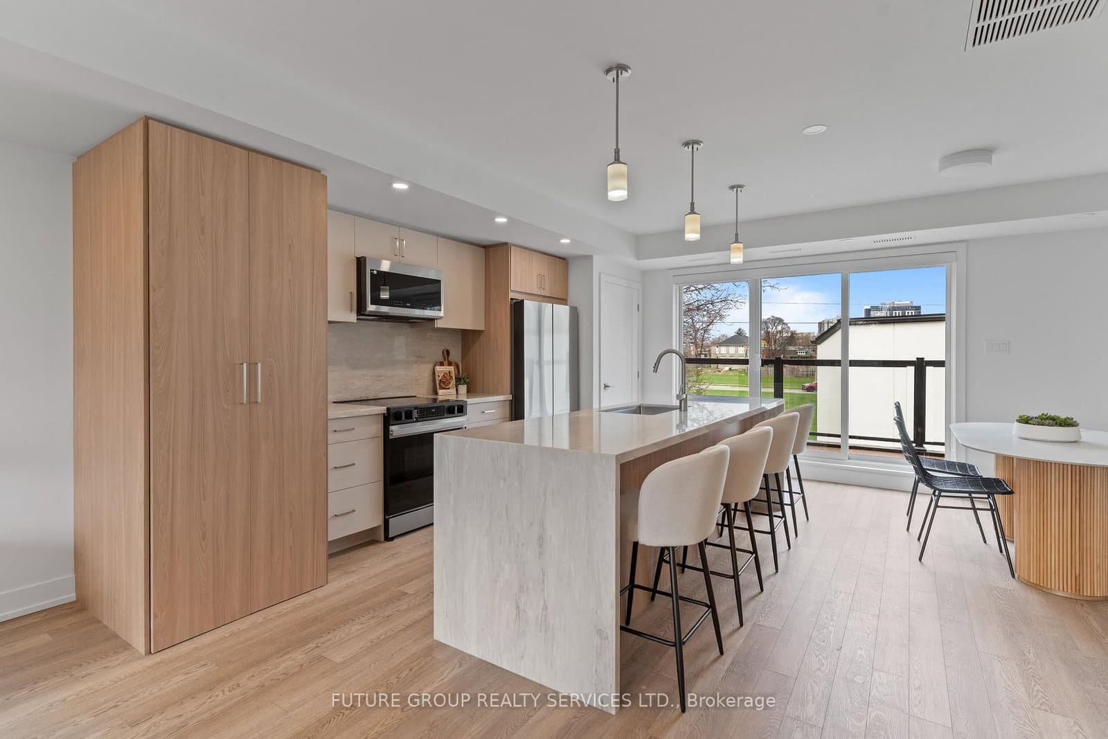 15 Acorn Avenue, Unit Unit 3 thumbnail 2