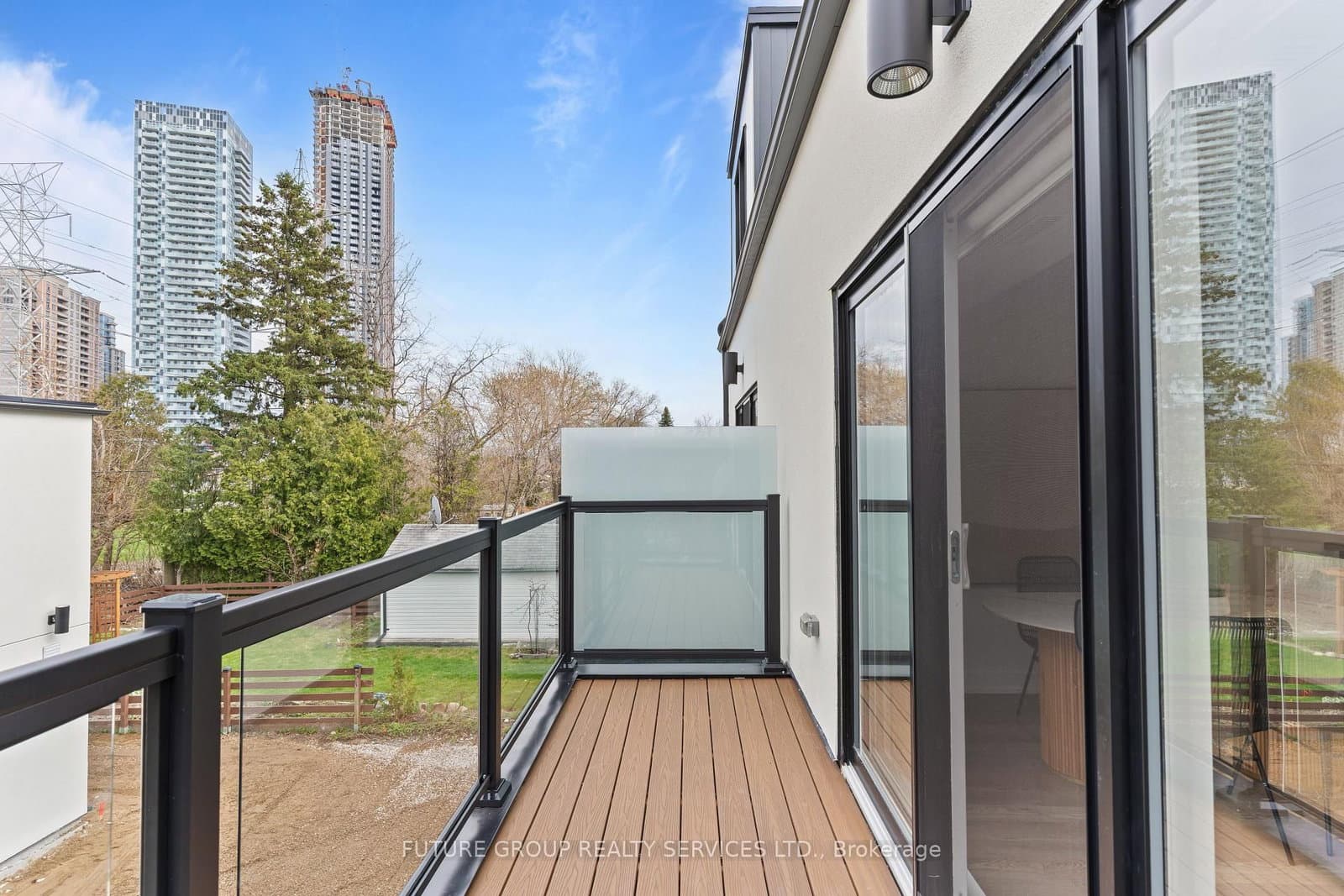 15 Acorn Avenue, Unit Unit 3 thumbnail 20