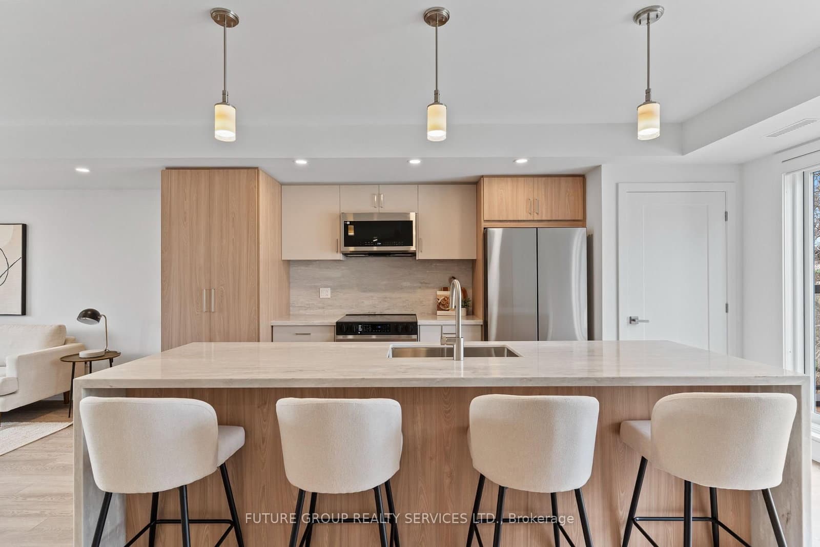 15 Acorn Avenue, Unit Unit 3 thumbnail 3