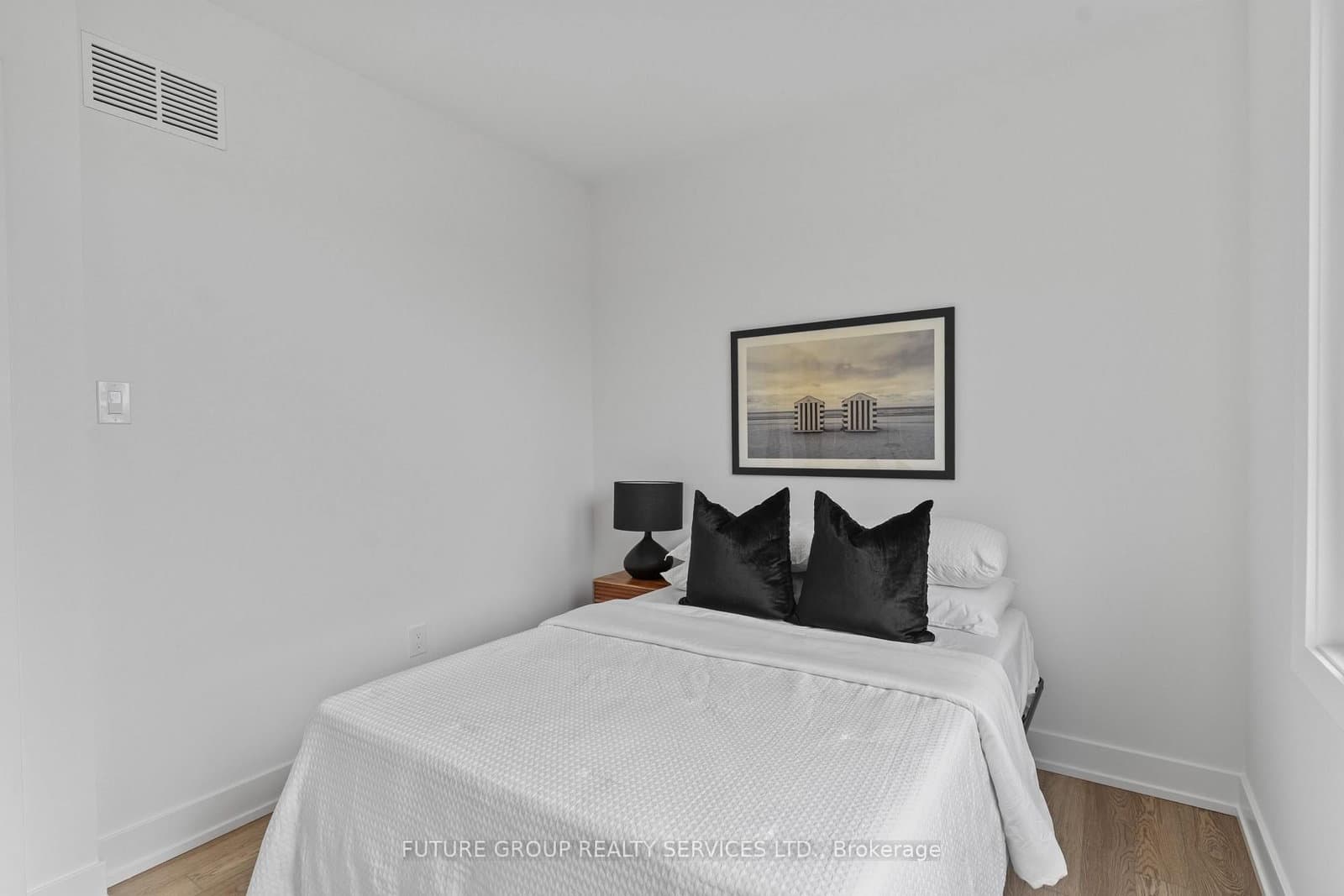 15 Acorn Avenue, Unit Unit 3 thumbnail 34