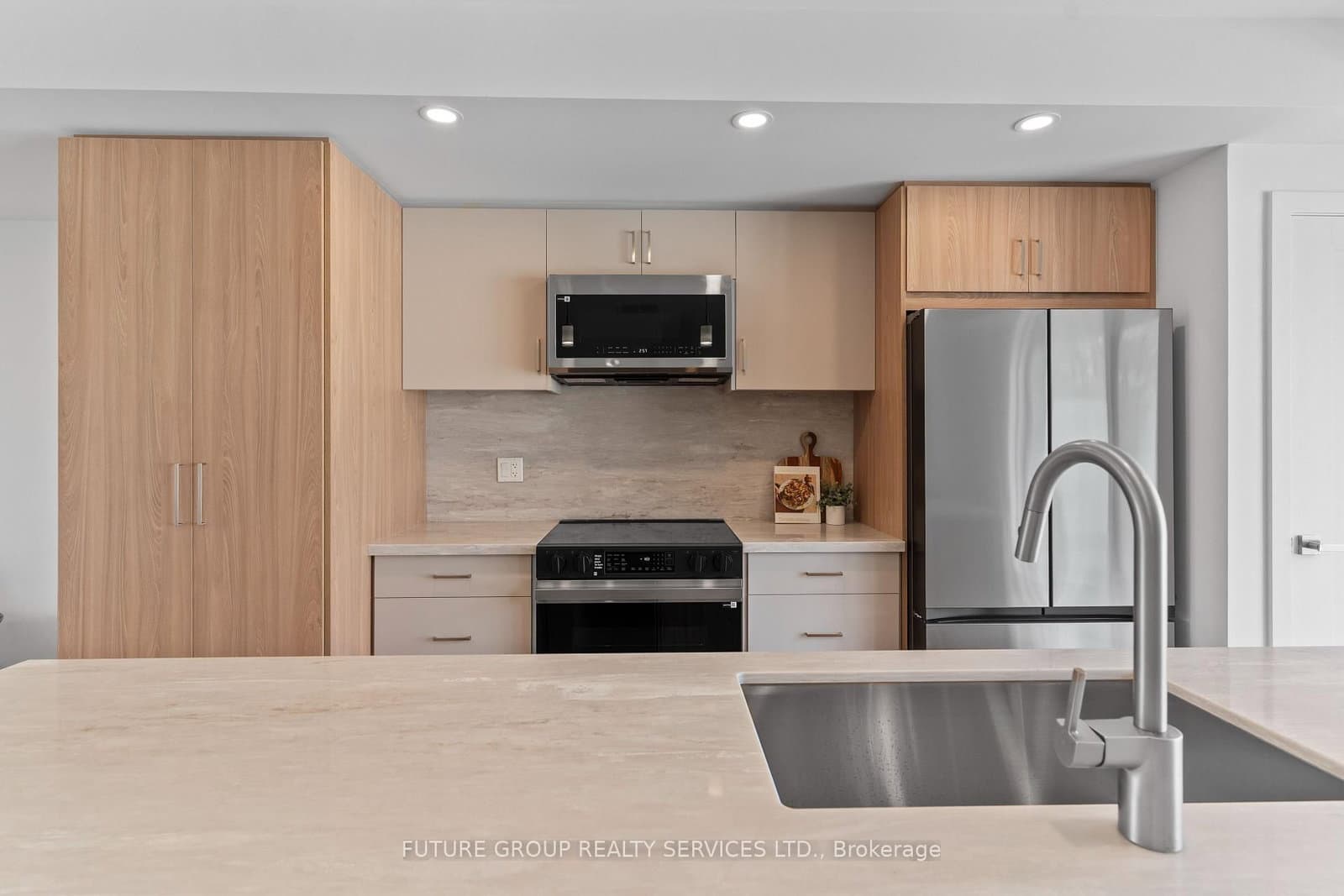 15 Acorn Avenue, Unit Unit 3 thumbnail 5