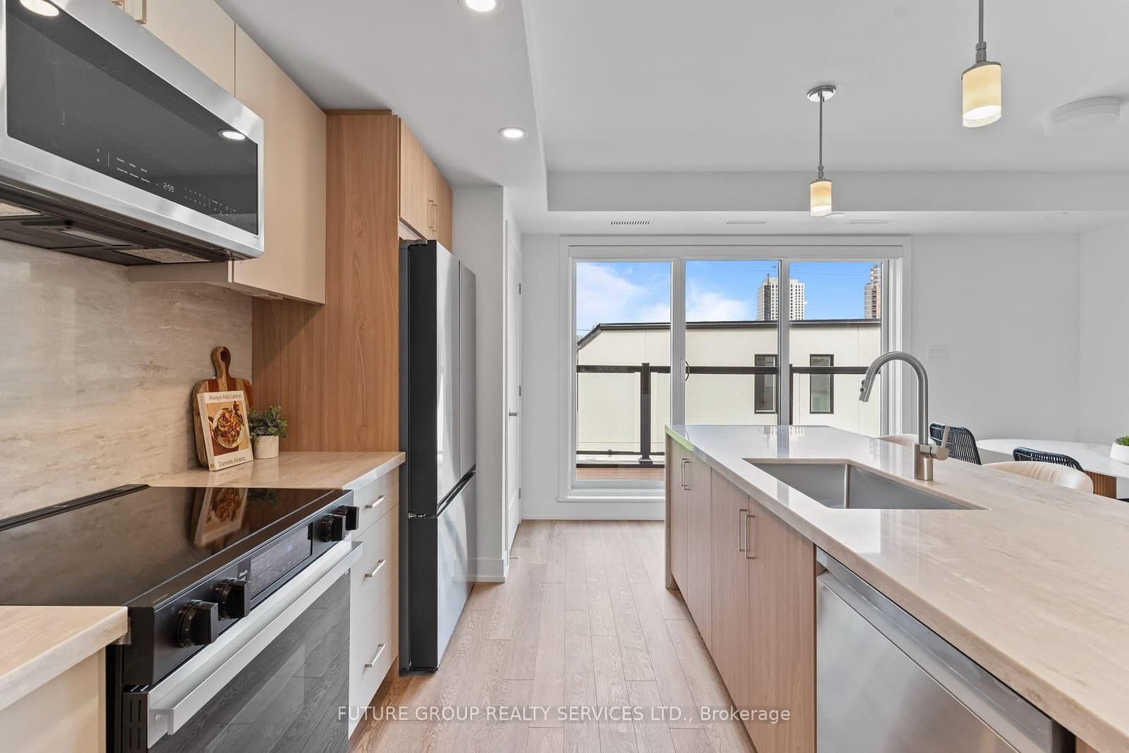 15 Acorn Avenue, Unit Unit 3 thumbnail 7
