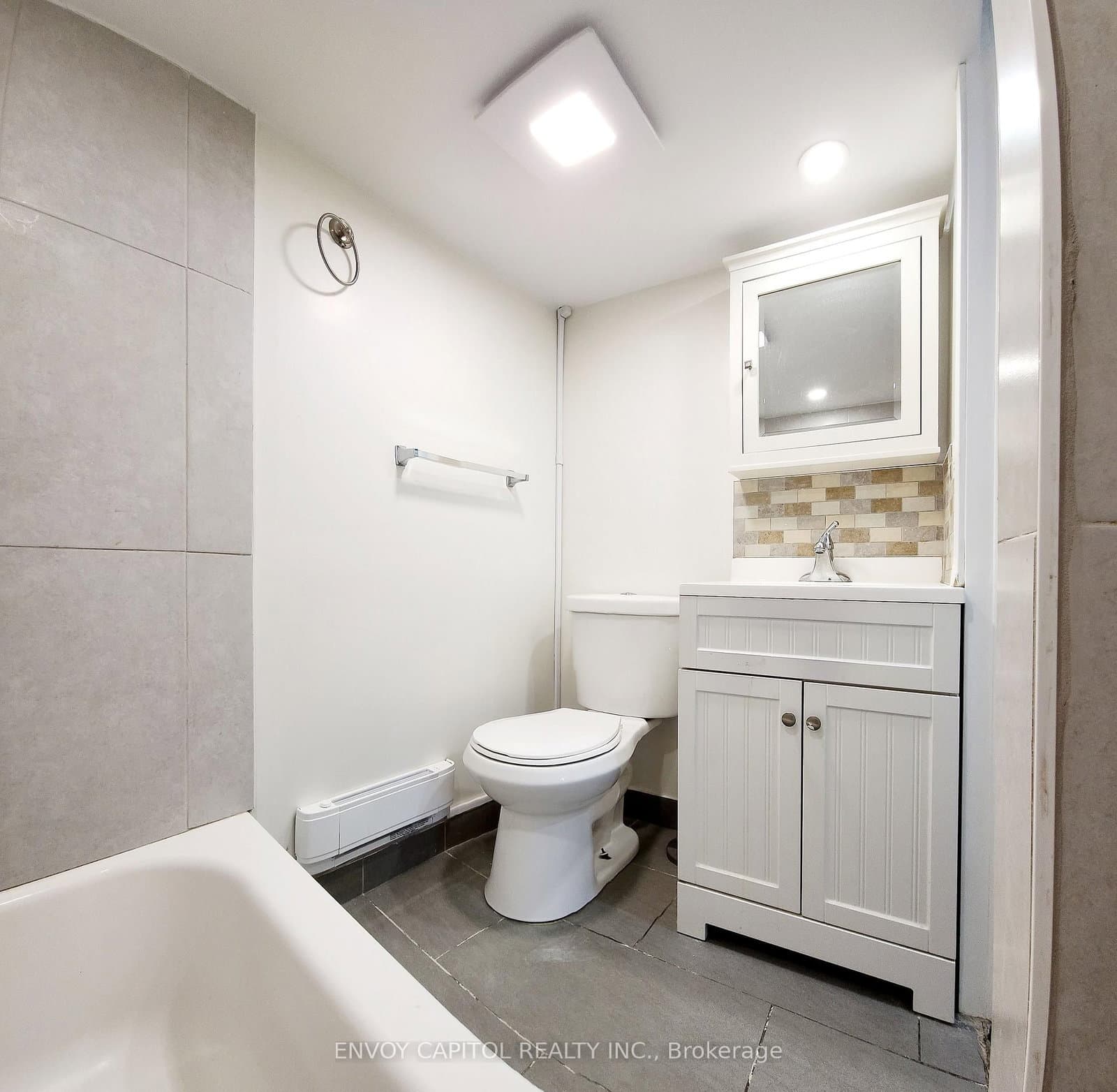 84 Macdonald Avenue thumbnail 11