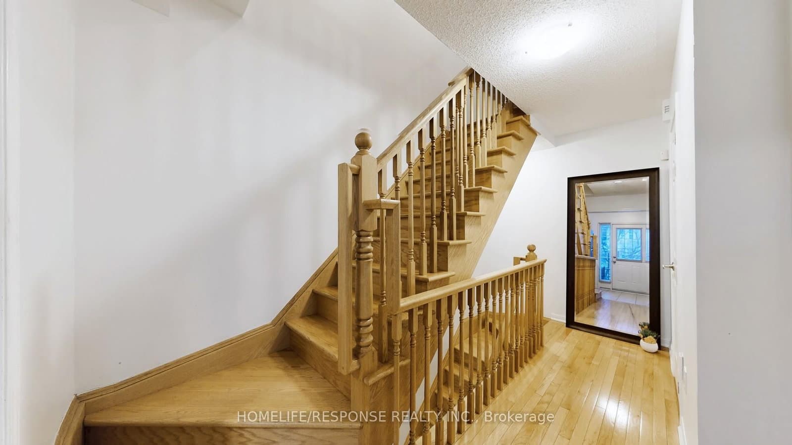 931 Deverell Place thumbnail 19
