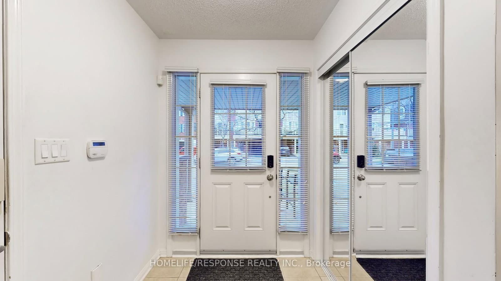 931 Deverell Place thumbnail 37