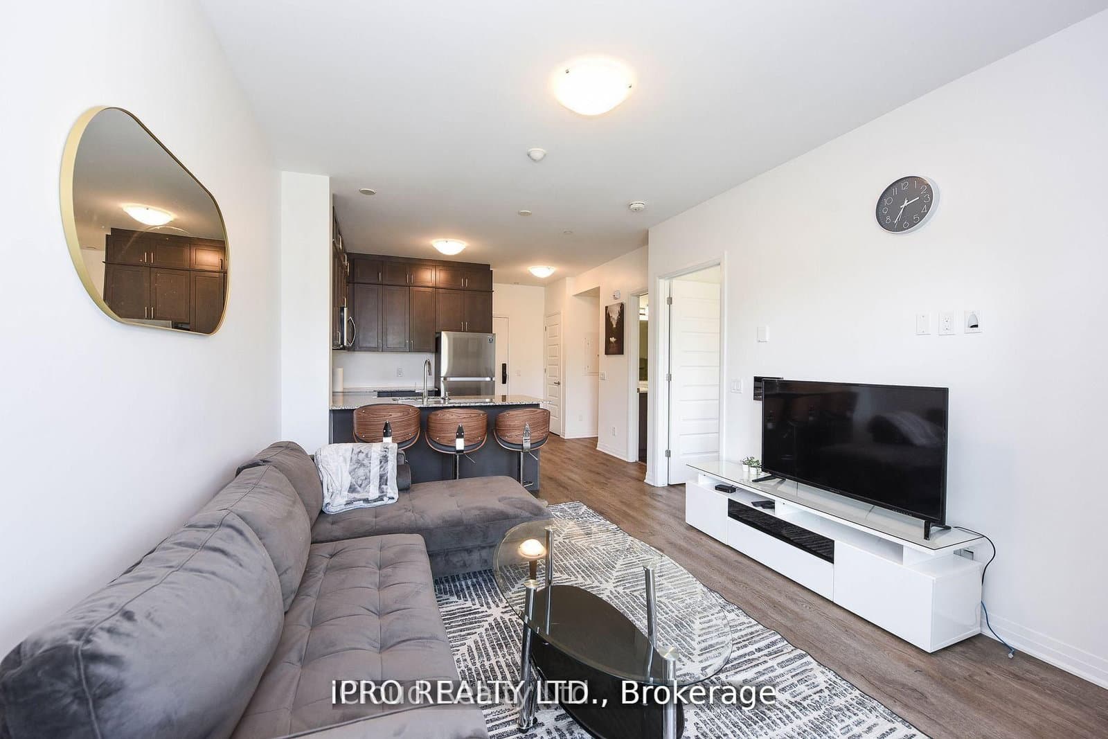 95 Dundas St W Street, Unit 004 thumbnail 10