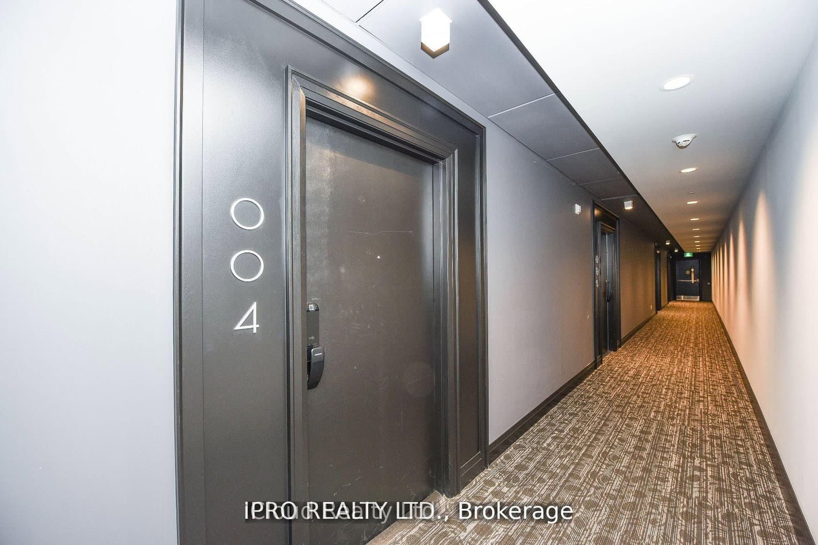 95 Dundas St W Street, Unit 004 thumbnail 15