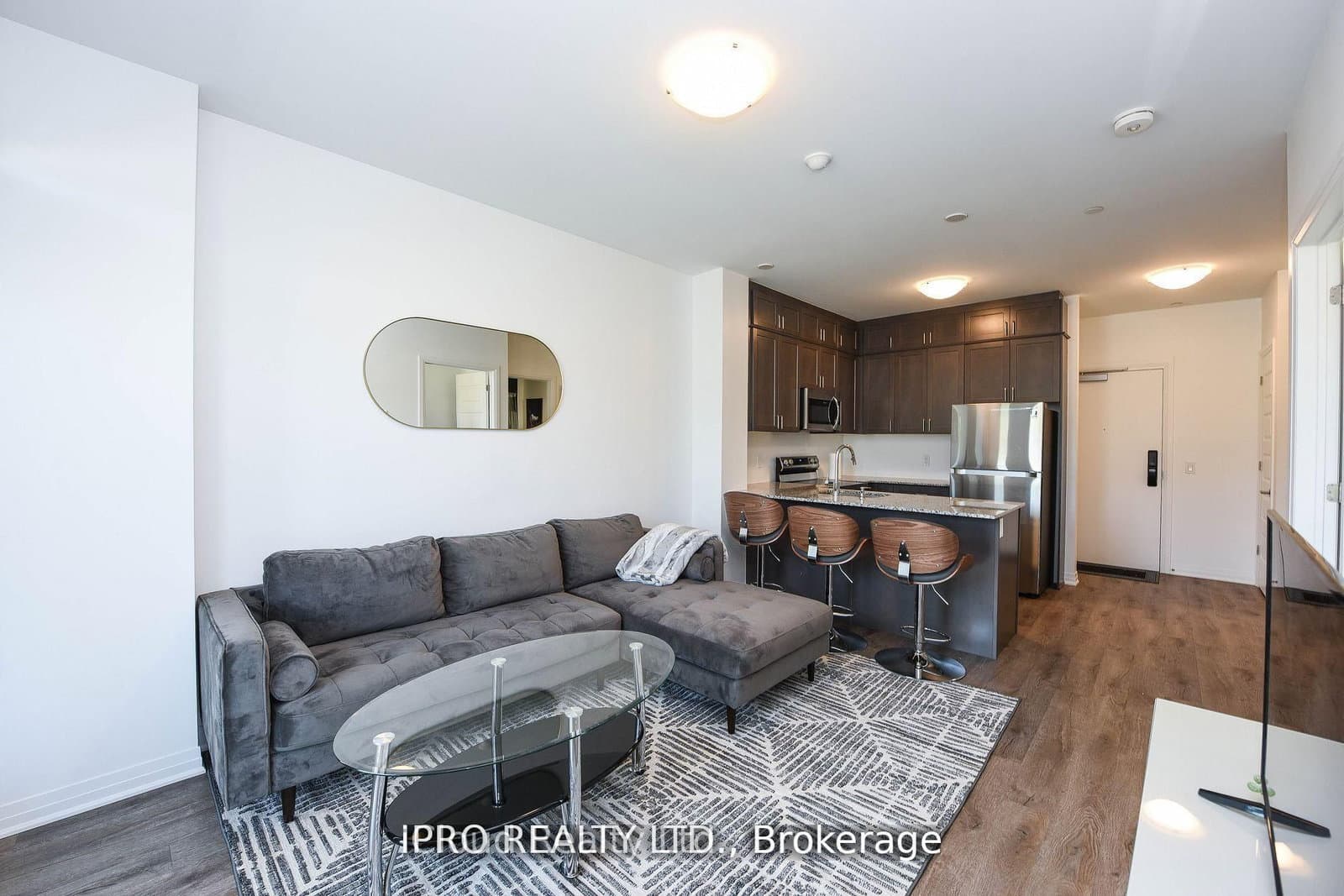 95 Dundas St W Street, Unit 004 thumbnail 19