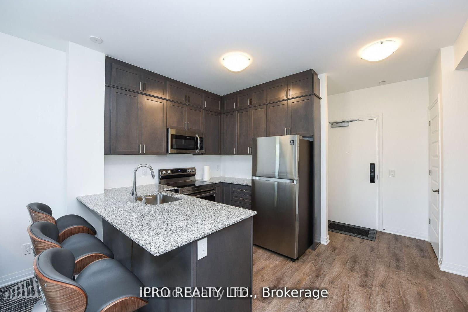 95 Dundas St W Street, Unit 004 thumbnail 7