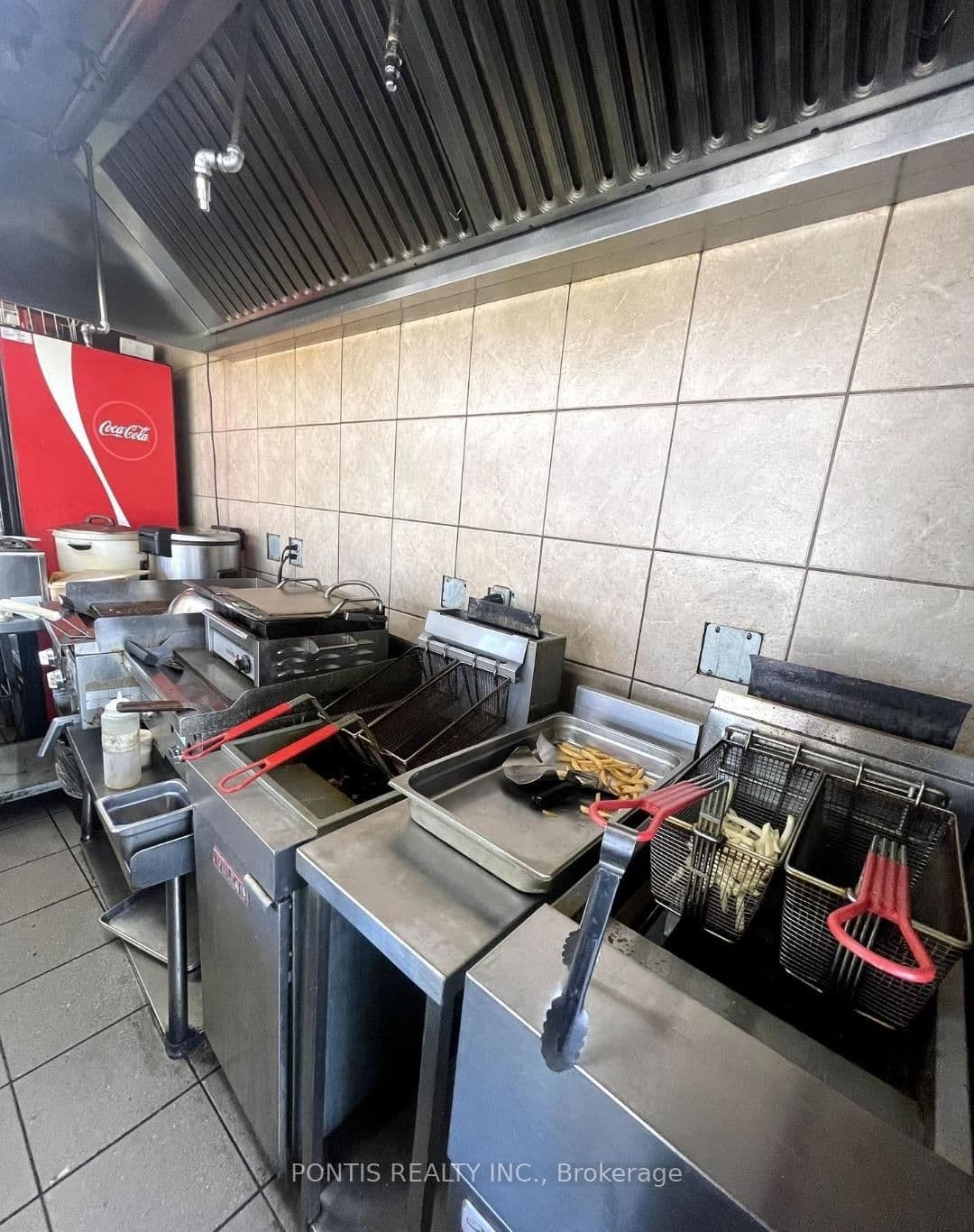 5487 Dundas Street W, Unit 1 thumbnail 7