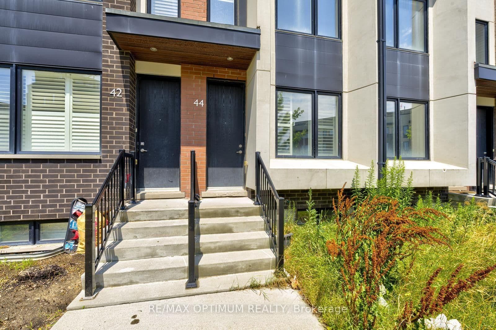44 Sarah Jackson Crescent thumbnail 2