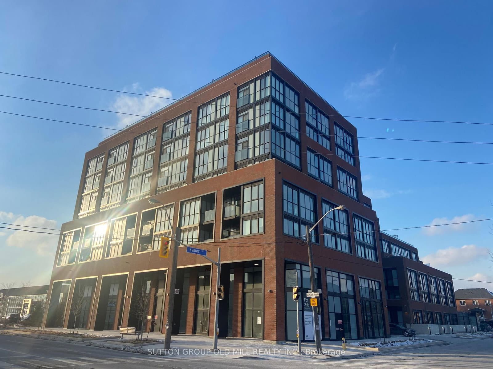 2300 St Clair Avenue W, Unit 417