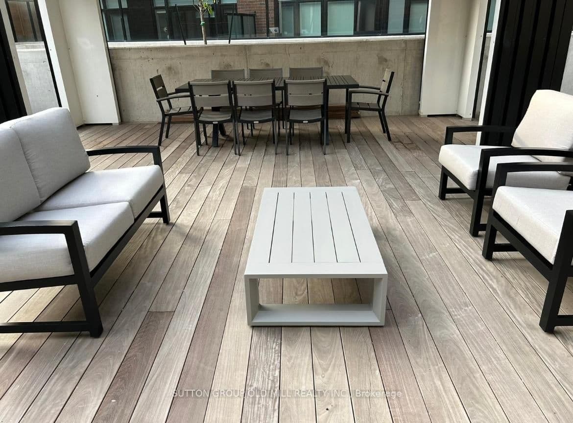 2300 St Clair Avenue W, Unit 417 thumbnail 4