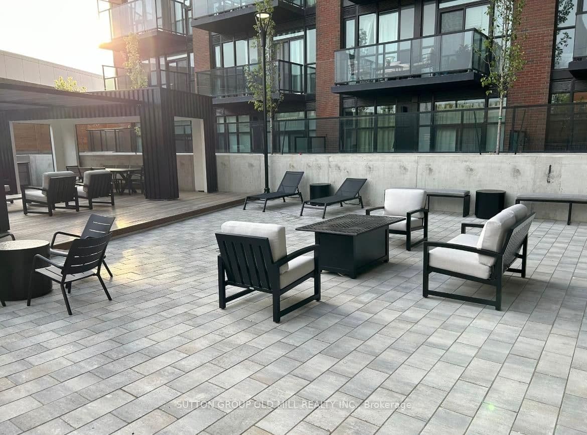 2300 St Clair Avenue W, Unit 417 thumbnail 6