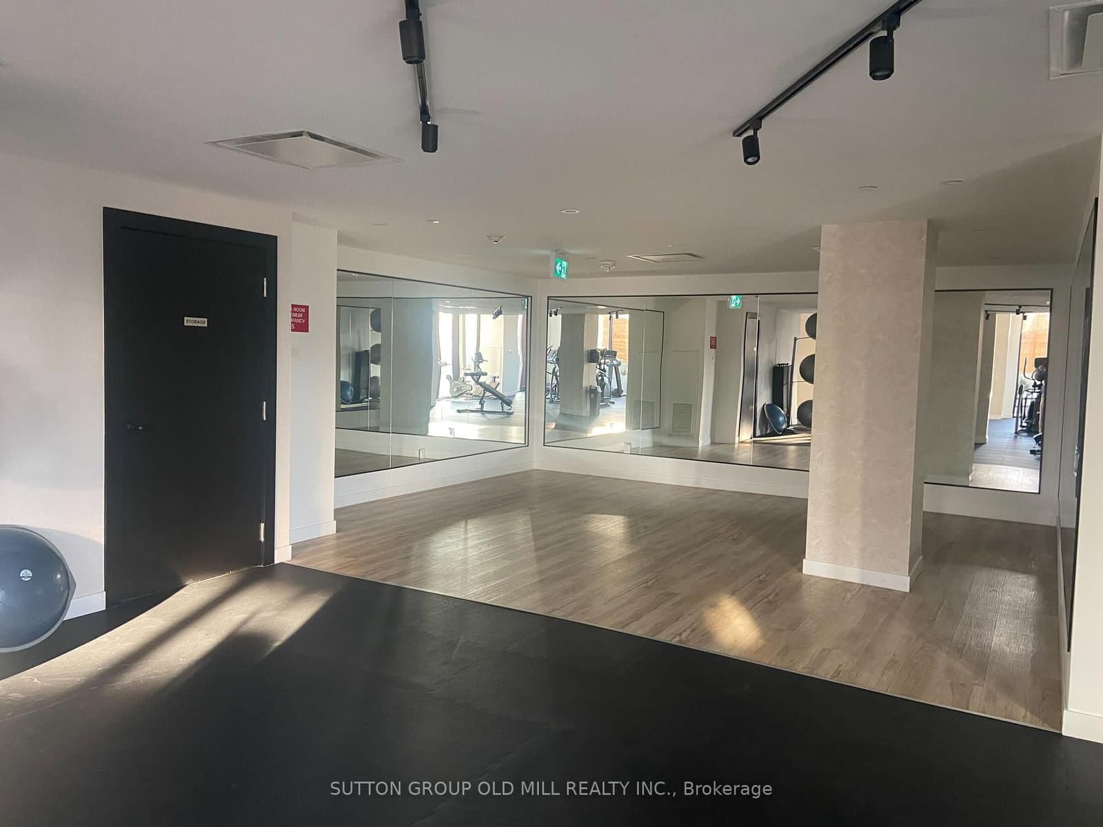 2300 St Clair Avenue W, Unit 417 thumbnail 9