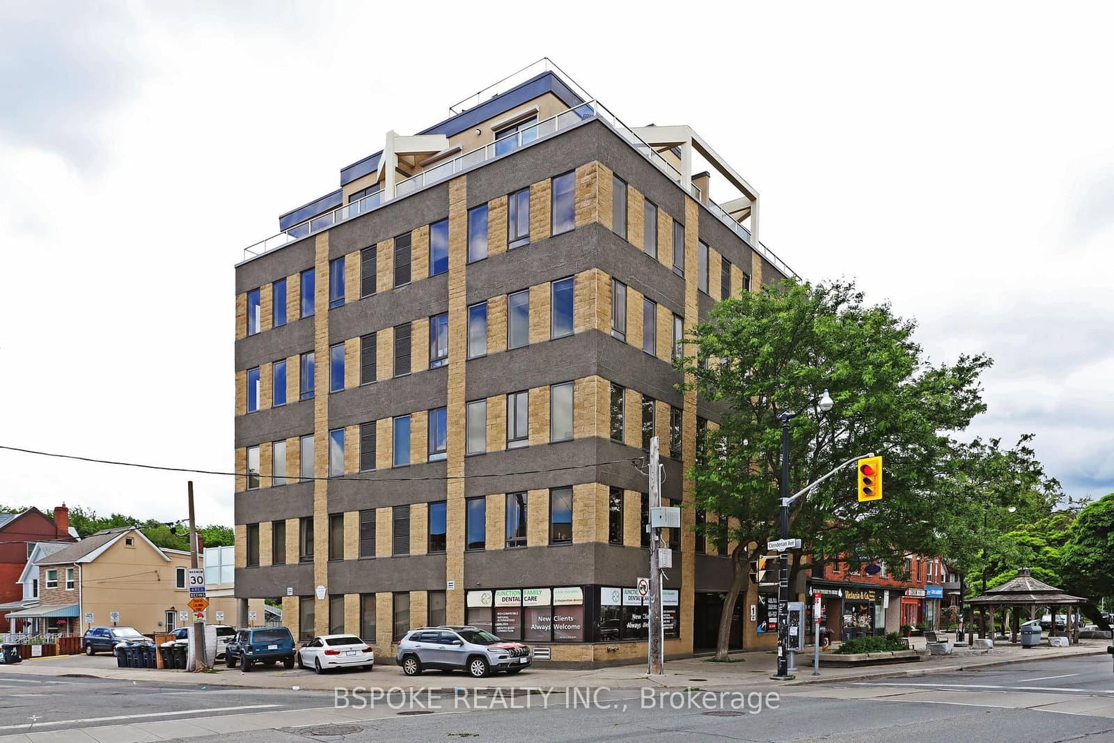 1 St Johns Road, Unit 303 thumbnail 2