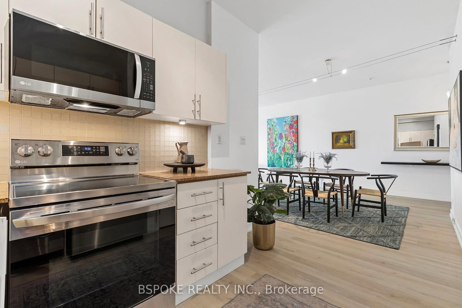 1 St Johns Road, Unit 303 thumbnail 5