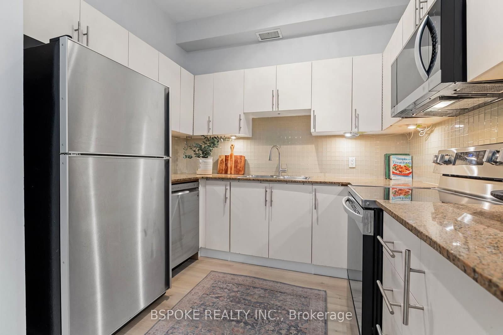 1 St Johns Road, Unit 303 thumbnail 8