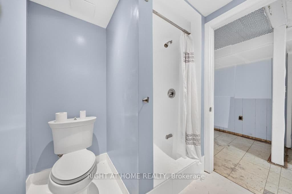 662 Montego Crescent thumbnail 35