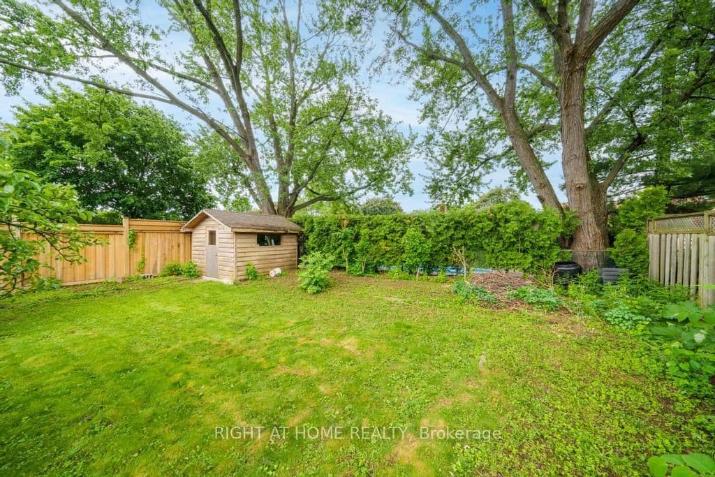 662 Montego Crescent thumbnail 41