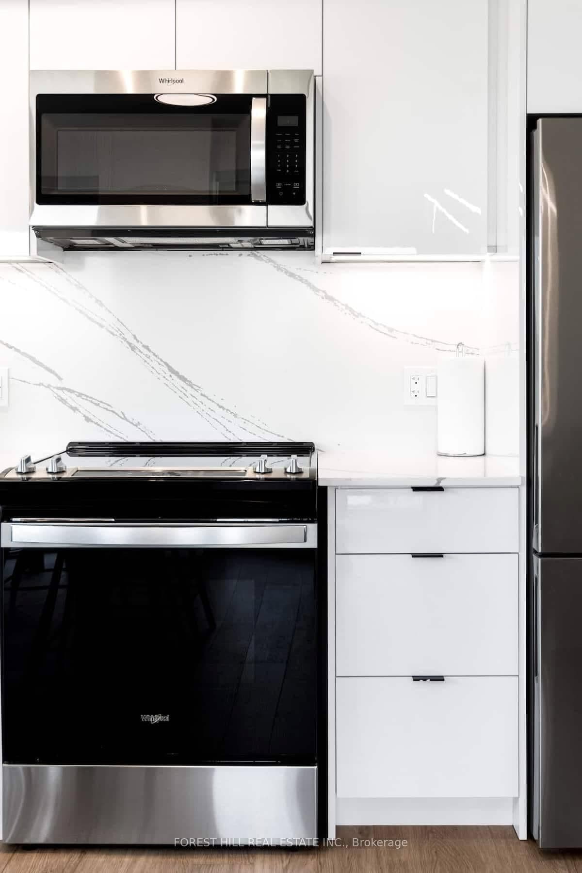 2300 ST CLAIR Avenue W, Unit 709 thumbnail 6