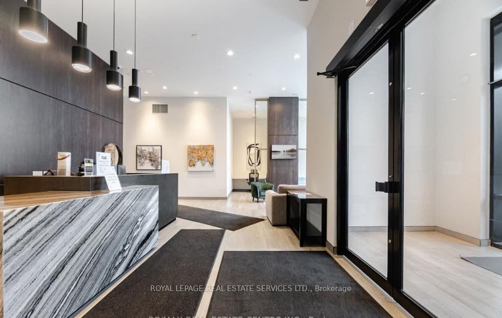 8010 Derry Road, Unit 306 thumbnail 3