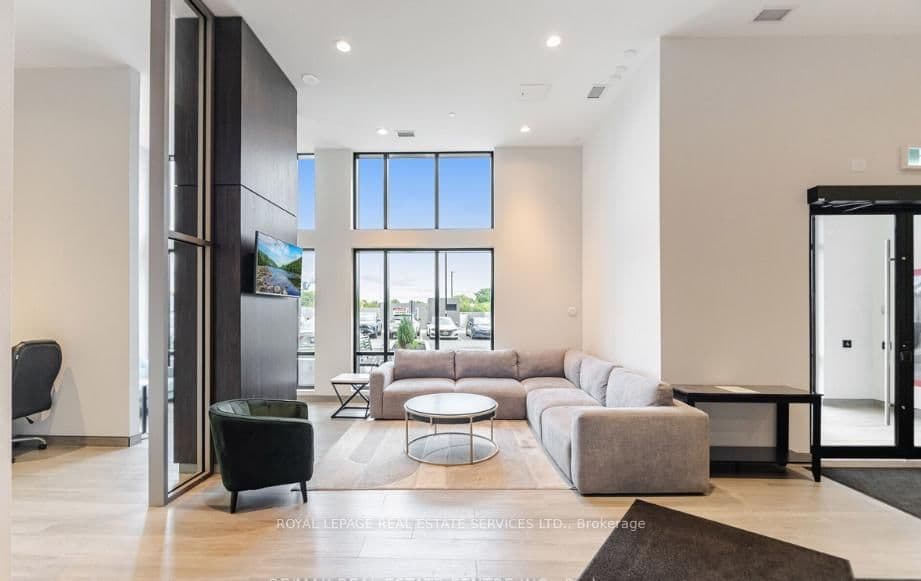8010 Derry Road, Unit 306 thumbnail 5