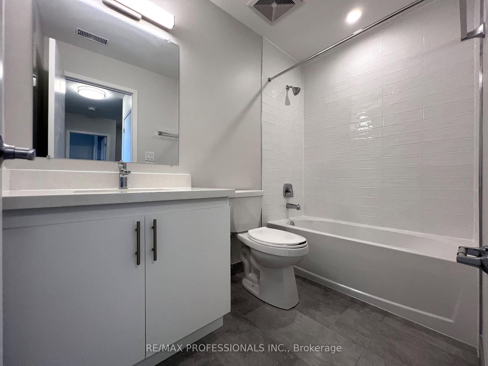 62 Dixfield Drive, Unit 140 thumbnail 24